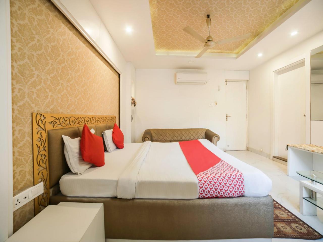 Oyo 10277 Hotel Delux Golden Ajmer Buitenkant foto