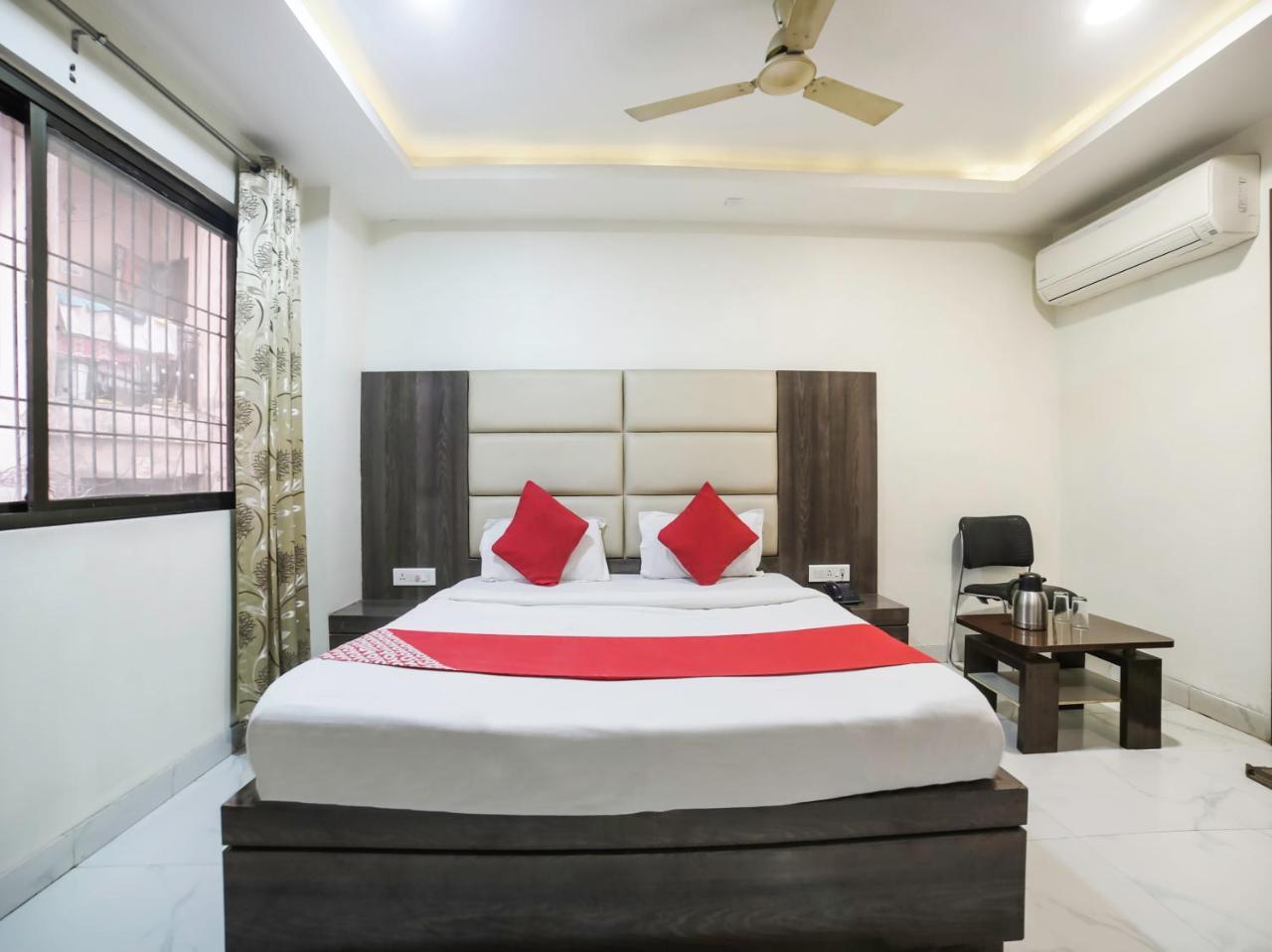 Oyo 10277 Hotel Delux Golden Ajmer Buitenkant foto